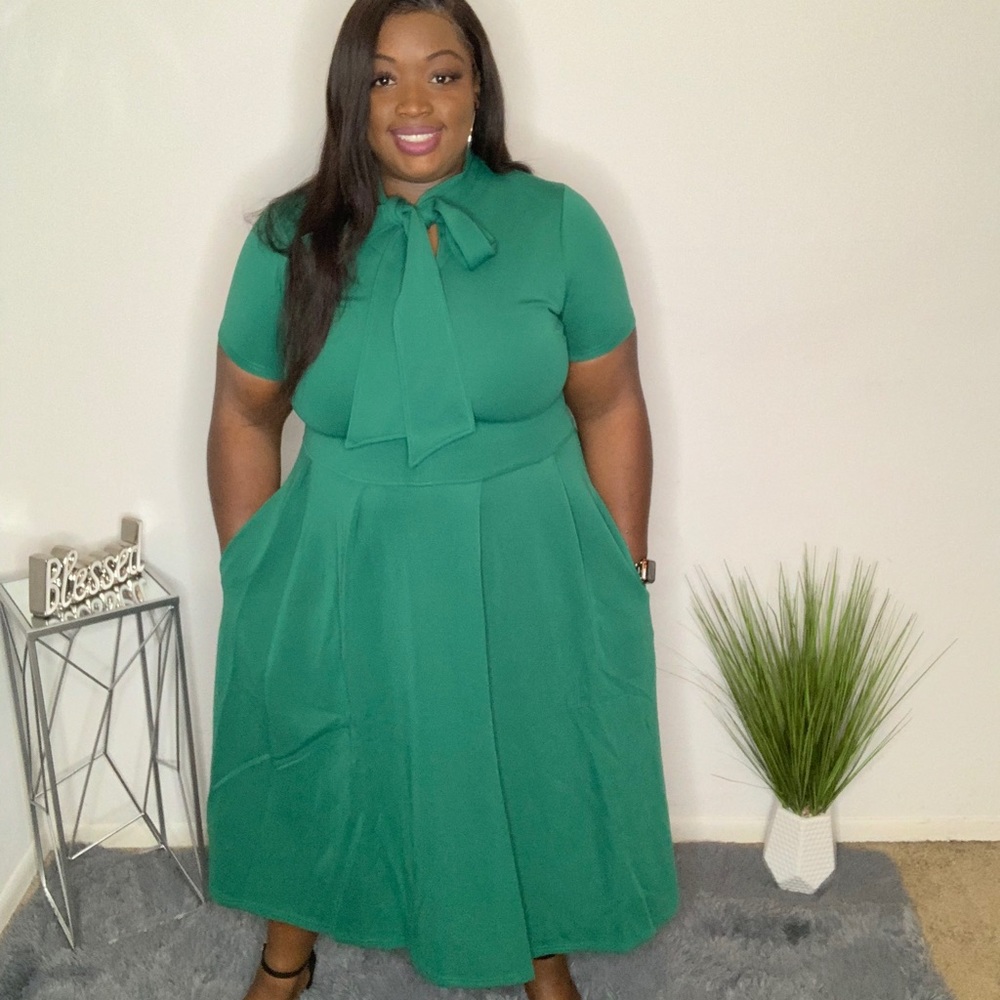 🔥Gorgeous Green Dress🔥Sixe 3X🔥PRE OWNED CONDITION